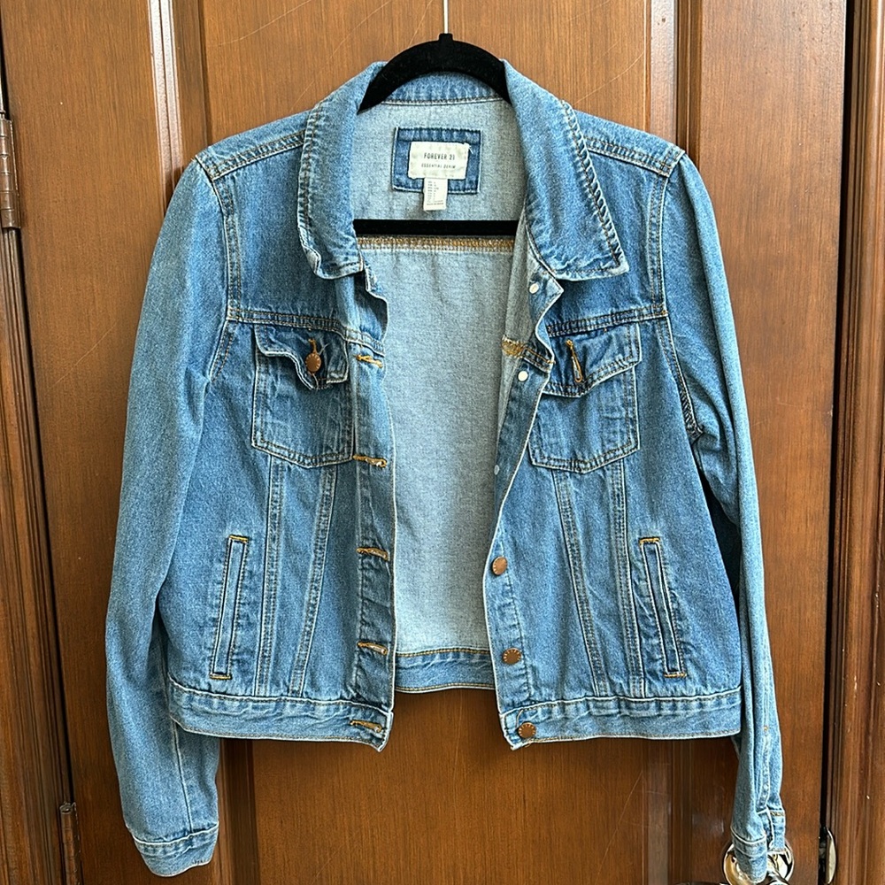 FOREVER 21 ESSENTIAL DENIM Jacket